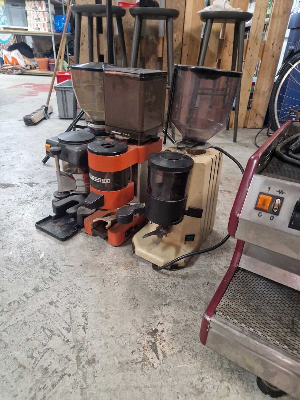 Macchine per caffè & Macchine per espresso: Espressomaschine Carimali, mit 3 Mühlen Defekt – Difettoso da Zürich venduto da noah-s 2