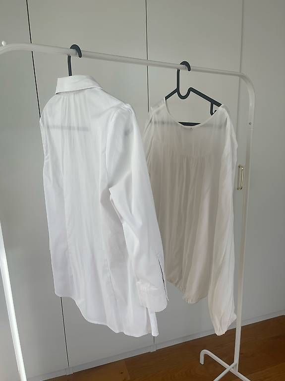 Blusen: 2 weisse Blusen – Gebraucht aus Erlinsbach SO von mel_9nj8 1