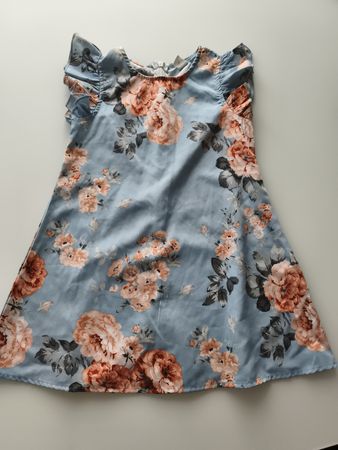 Kleid ca 2 bis 3 jährig passend
