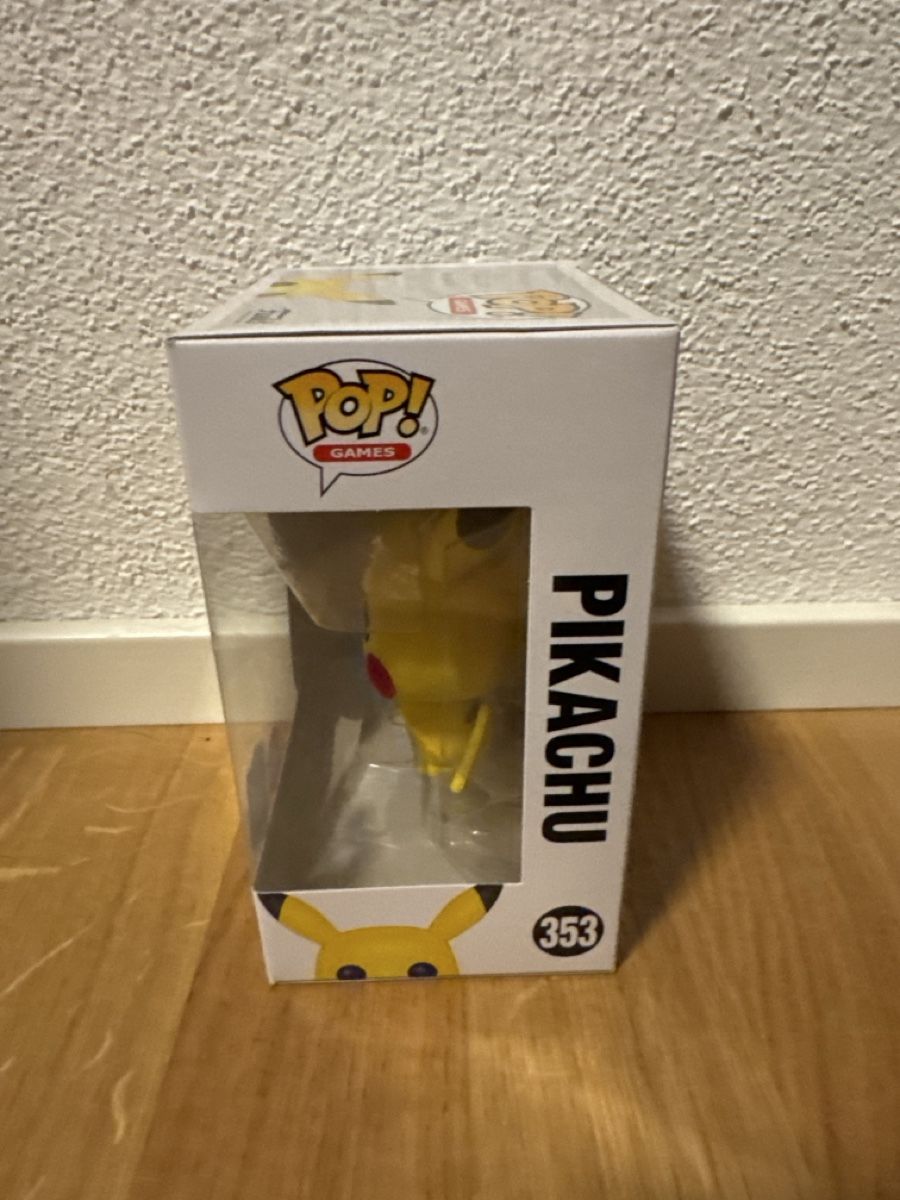 Funko Figurines: Funko Pop Pikachu 353 Flocked Vinyl Figure – Neuf avec emballage d'origine à Suhr par Dominick 1