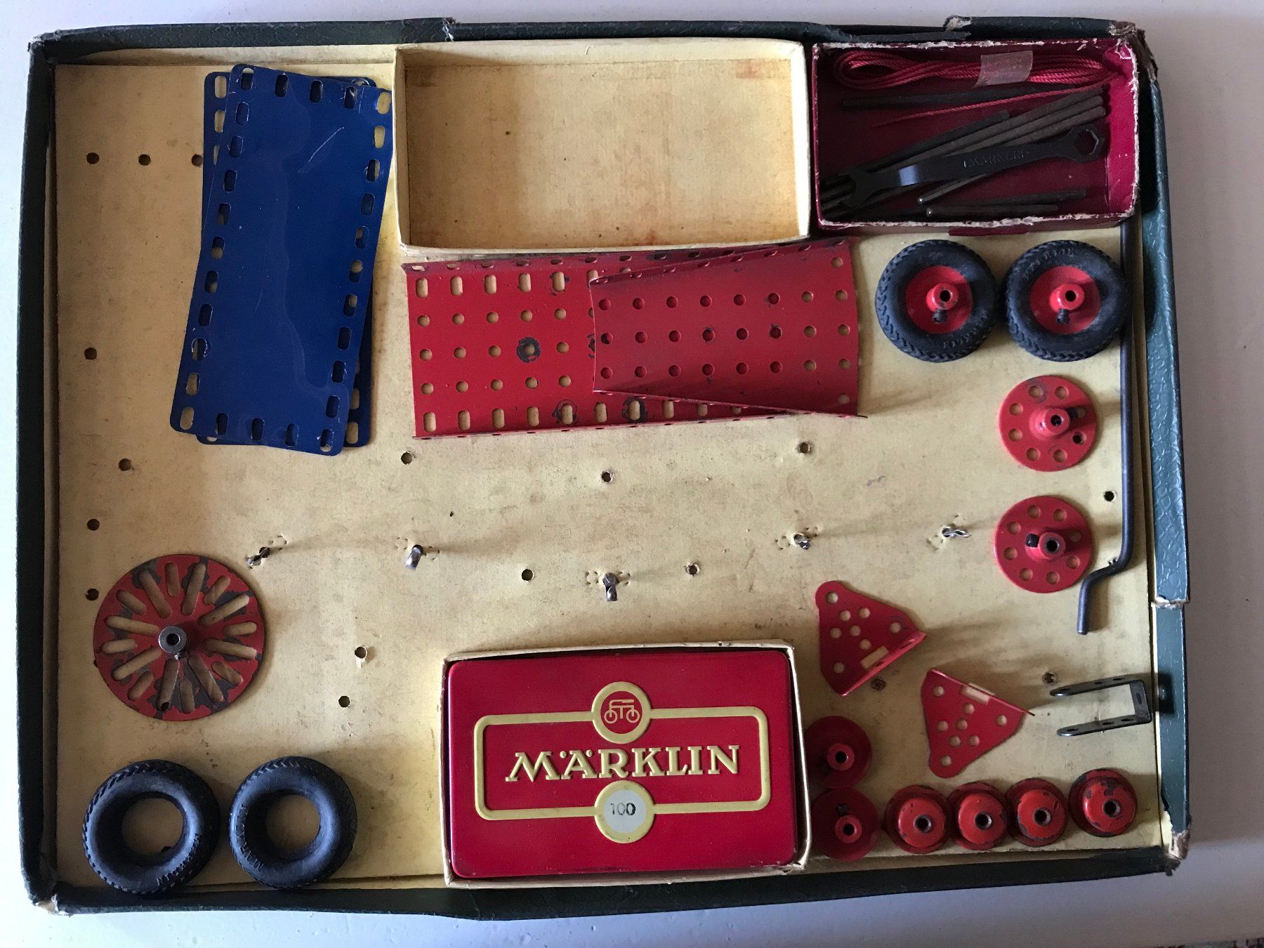Amplificateurs: Boite Marklin No 100 incomplète avec 1 manuel – D'occasion à Ste-Croix par mjmg 4
