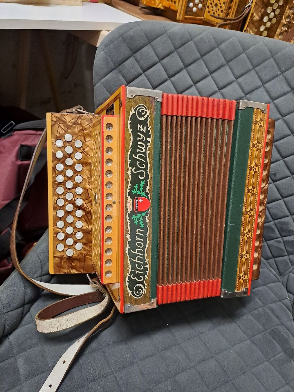 Eichhorn Strumenti musicali: Eichhorn orgeli ton B  – Usato da Villeneuve venduto da BibiVintage 4