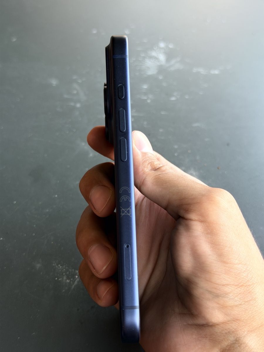 Apple Telefoni cellulari / Smartphones: Iphone 17 pro 256GB Deep Blue – Nuovo (secondo la descrizione) da Hettlingen venduto da semi76 6