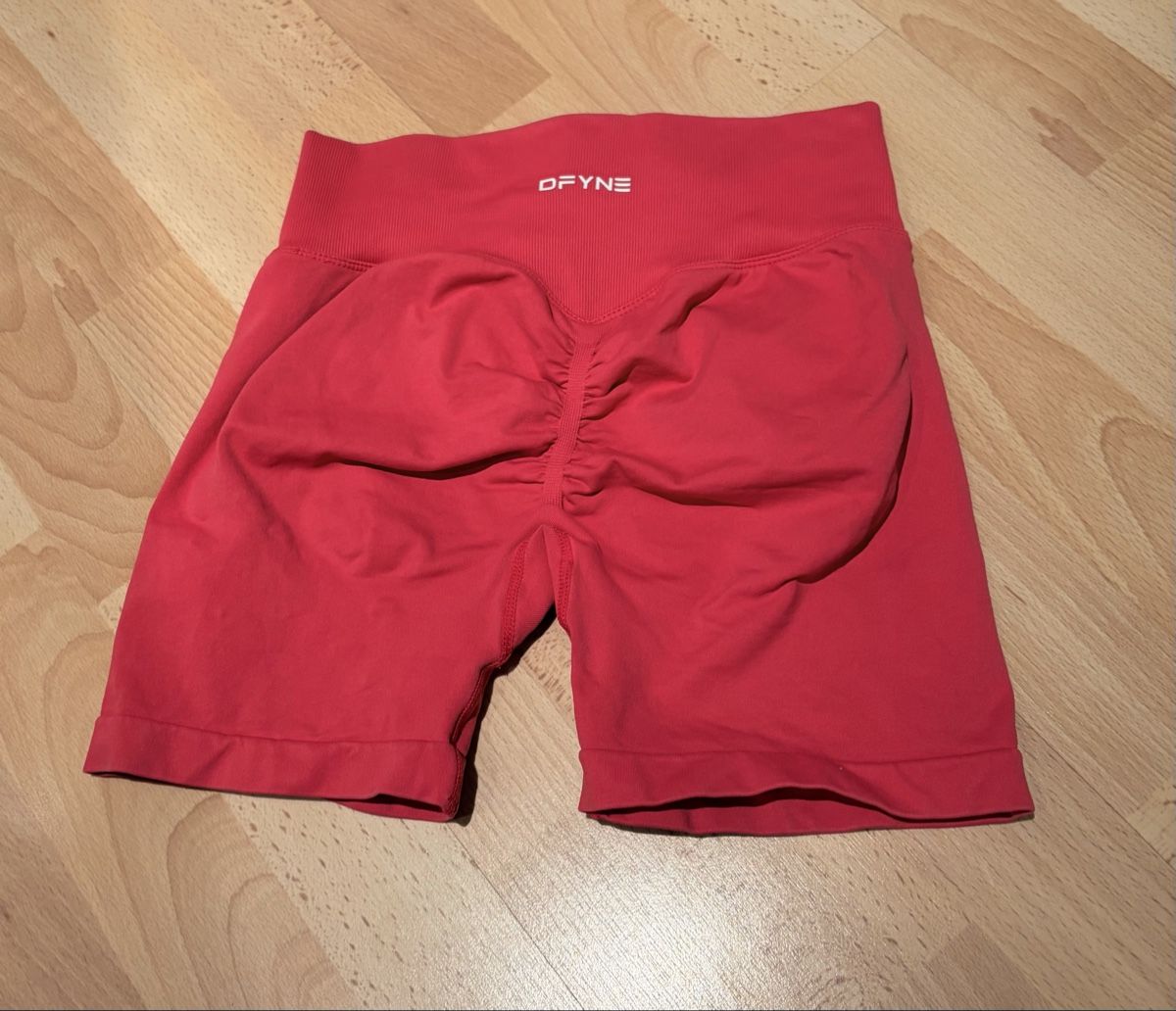 Pantaloni: DFYNE Shorts Pink – Usato da Pfäffikon ZH venduto da she_qkn2 1
