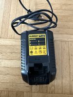 DeWalt Ladegerät DCB100 Neuwertig