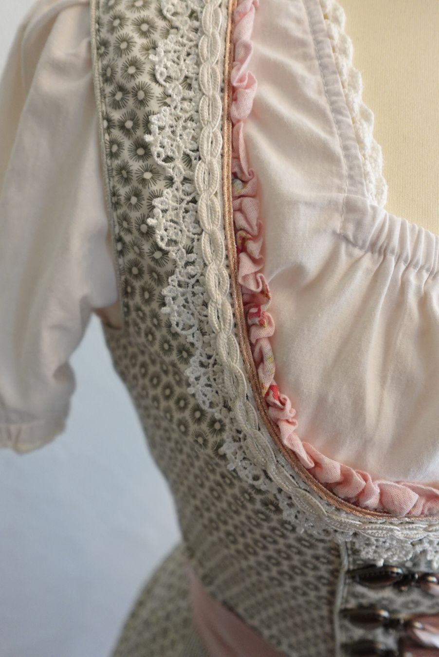 Costumi: Krüger Dirndl mit Bluse – Nuovo (secondo la descrizione) da Grüningen venduto da selinasearching 3