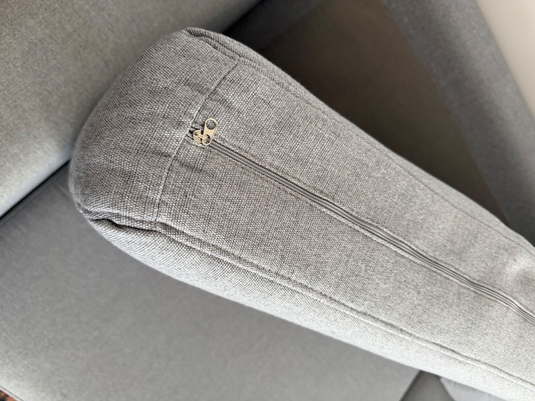 Livique Sofas: Sofa Set aus Stoff 2-teilig – D'occasion à Hünenberg par SAFS 4