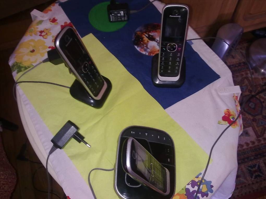 Panasonic Telefone: Panasonic Schnurlos-Telefon mit 3 Netzteile - robust – Gebraucht aus Boltigen von VictoryofJoy 2