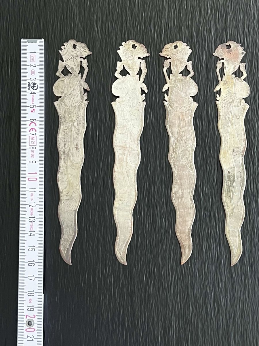 Altre raccolte & rarità: Asien Vintage Silber/Versilbert Lesezeichen /Papiermesser  – Usato da Moehlin venduto da Balirain 2