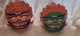 Masques Imdonésiens décoratifs en ppier mâché.Lot de 2🎭🎃