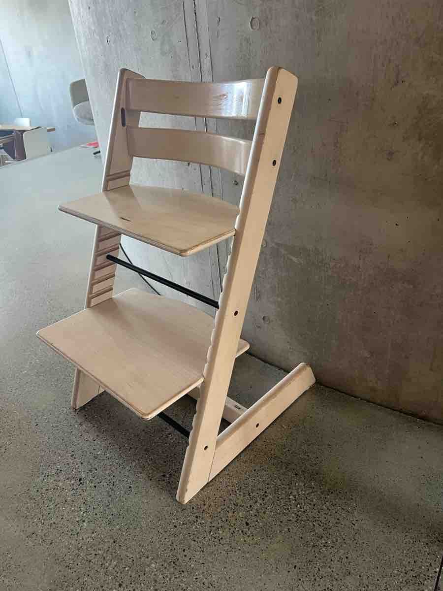 Stokke Hochstühle: Stokke Kinderhochstuhl Eiche, hell – Gebraucht aus Wädenswil von ine_dh8c 1