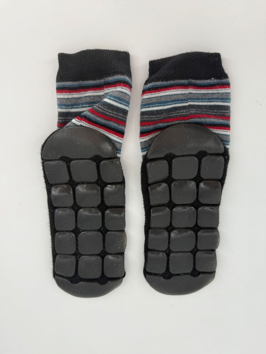 Socken: Socken mit Noppen Gr. 35-37 – Gebraucht aus Auenstein von moin. 1
