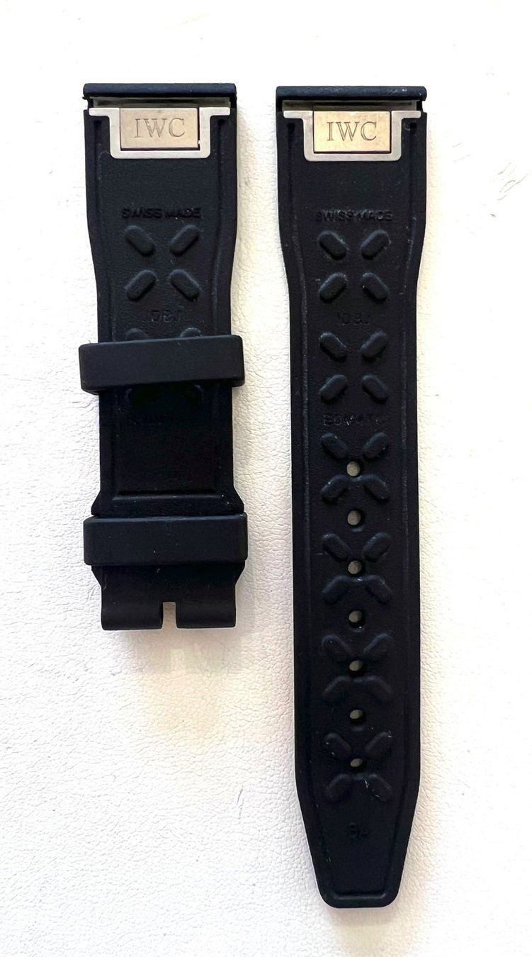 IWC Bracciali & Braccialetti: schwarzes IWC Kautschukband mit EasX-CHANGE-System, LP 290,- – Usato da Zürich venduto da juwelier-damken