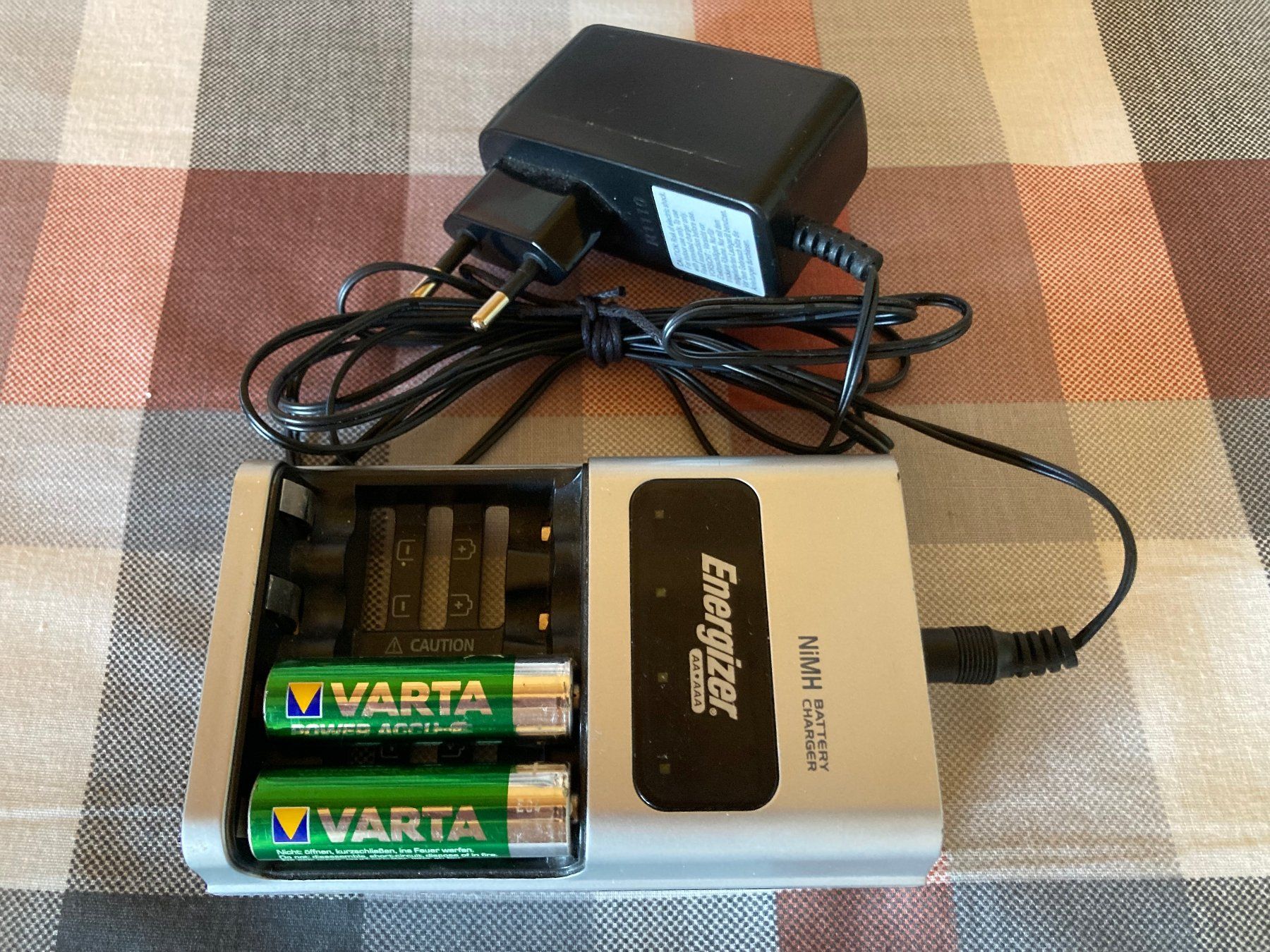 Energizer Akkus & Batterien: Batterie-Lagegerät ECO Energizer – Gebraucht aus Riederalp von Kuhl69
