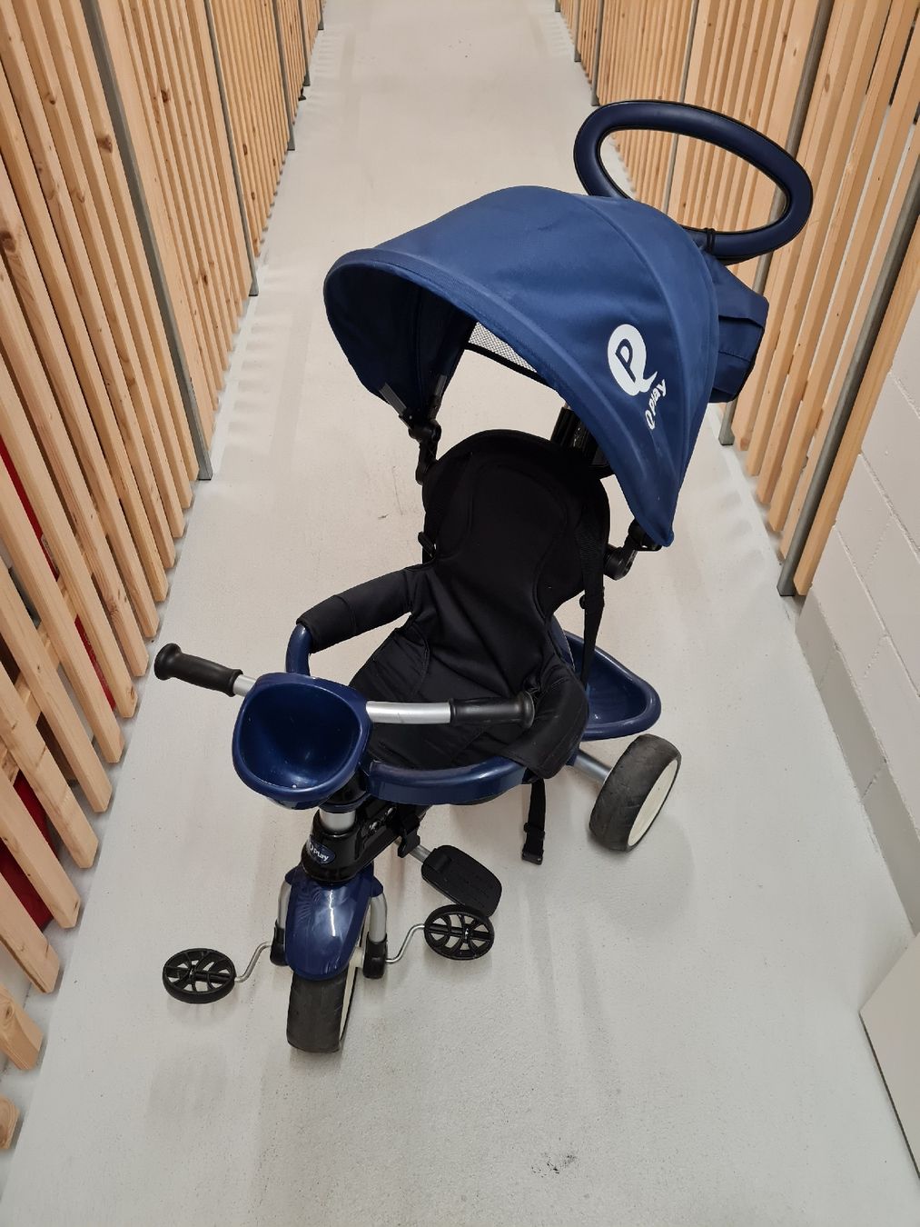 Fahrzeuge für Kinder: Kinderdreirad "Q Play" blau  – Gebraucht aus Tagelswangen von Heaven2501