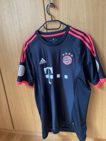 FC BAYERN T-shirt + Short MULLER 25 taille M ORIGINAL