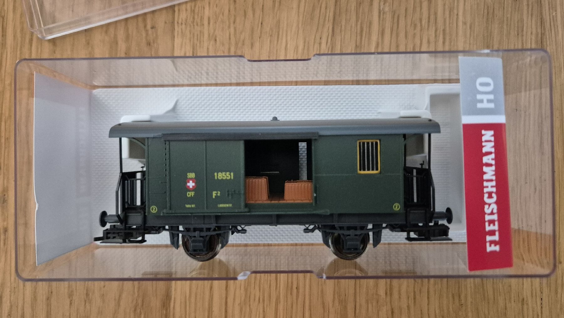 Fleischmann Modellini di ferrovie: Modelleisenbahn Waggon SBB – Nuovo (secondo la descrizione) da Benglen venduto da Janine_25