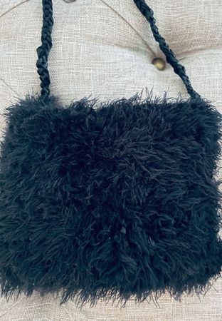 Handtasche schwarz mit Zopfhenkel kurz