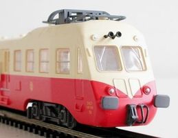 Diesel- / Elektr. Triebwagen X AT der SNCF H0 Dummy