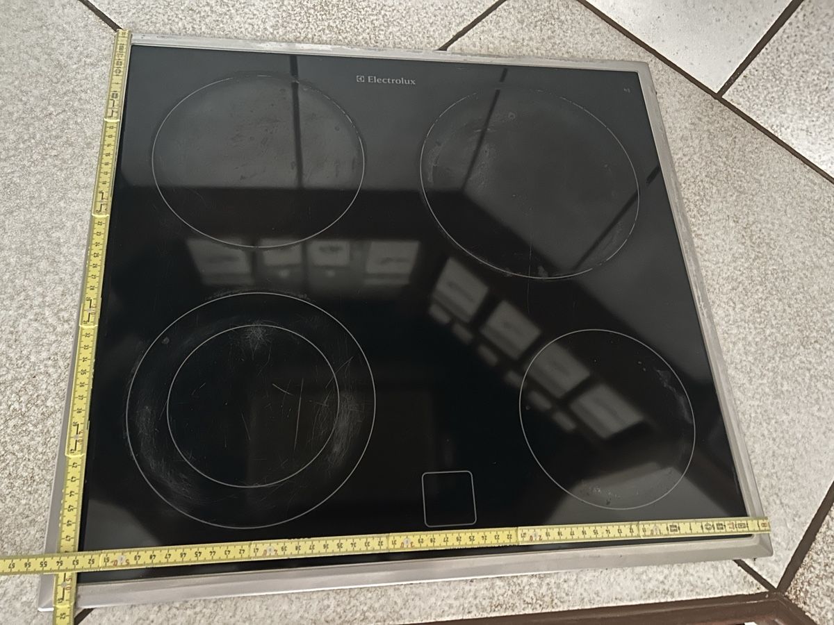 Electrolux Appareils de cuisine: Electrolux Einbauherd mit Glaskeramikkochfeld 4 Ko – D'occasion à Mümliswil par Retob8 6
