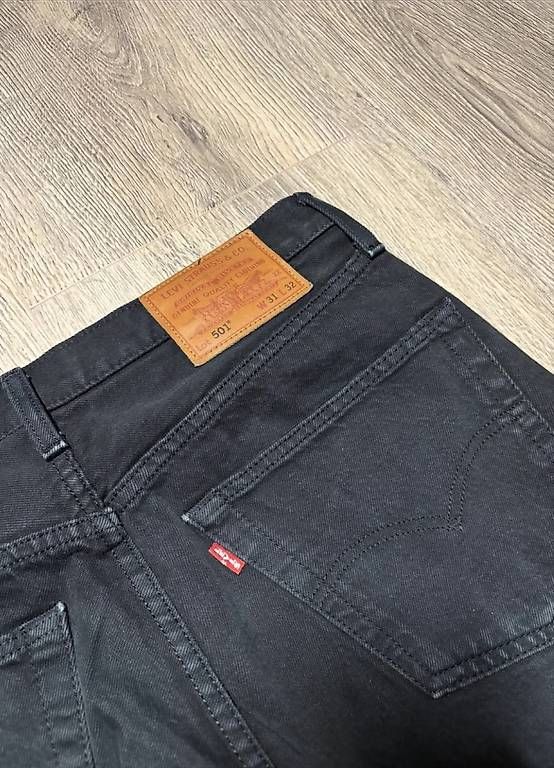 Jeans: Jeans Lévis 501 – D'occasion à Cheseaux-Lausanne par mad_mnv2 4