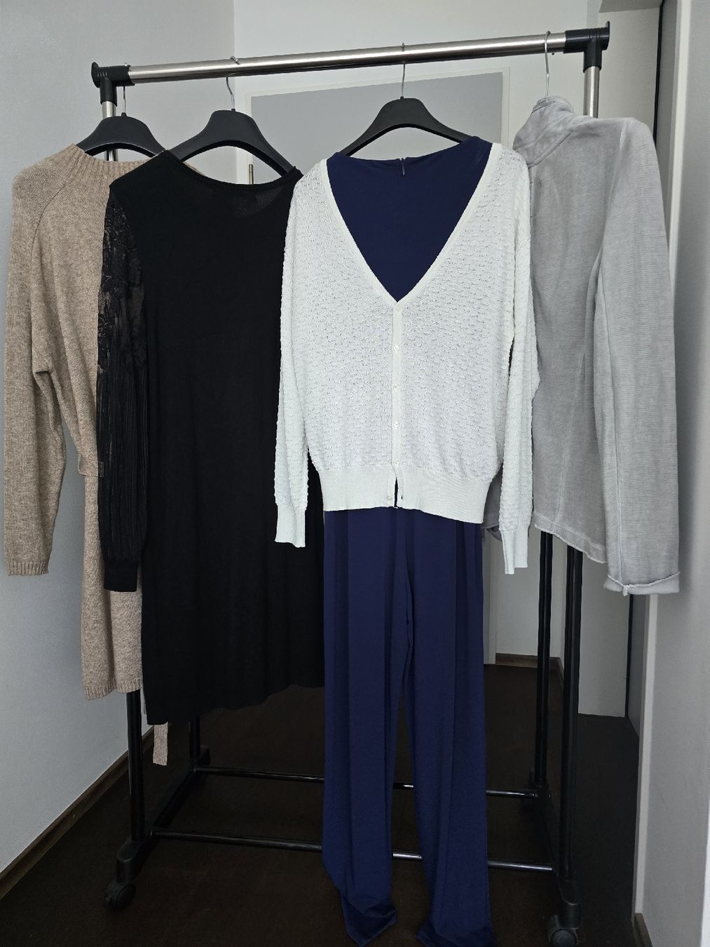 Esprit Lotti di vestiti: Kleiderpaket "Grösse S" Pepe Jeans, Tom Tailor, Esprit... – Usato da Rorschacherberg venduto da Olgamedved 7
