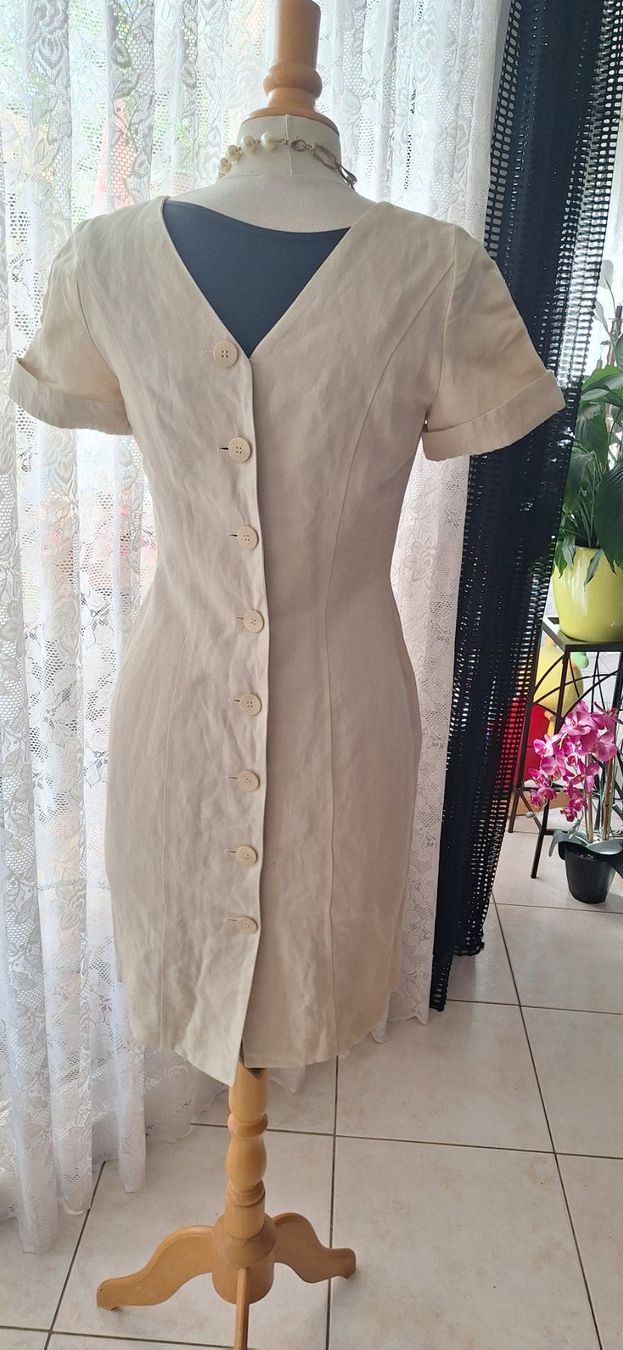 Vestiti: Robe beige Vintage 34-36 – Usato da St-Triphon venduto da Jldr0 2