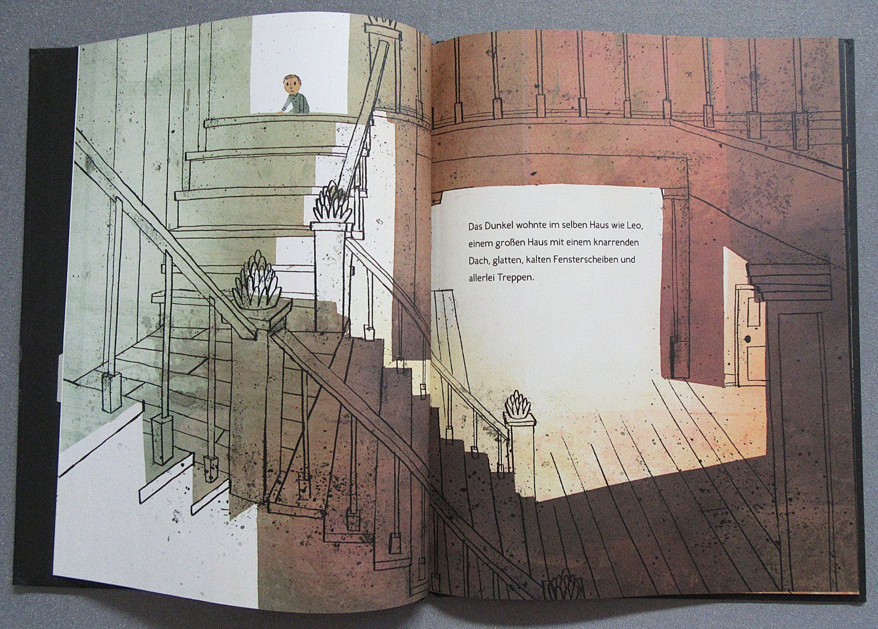 Bücher: Dunkel - illustriert von Jon Klassen – Gebraucht aus Auenstein von Padabimbim 3