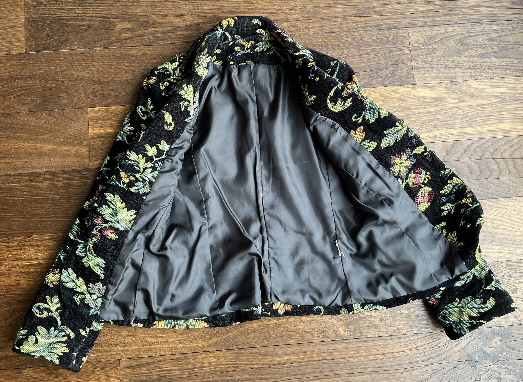Giacche: Stylischer Blazer Jacke, blumig, Gr. 36 – Usato da Affoltern am Albis venduto da Blackrhythm 6