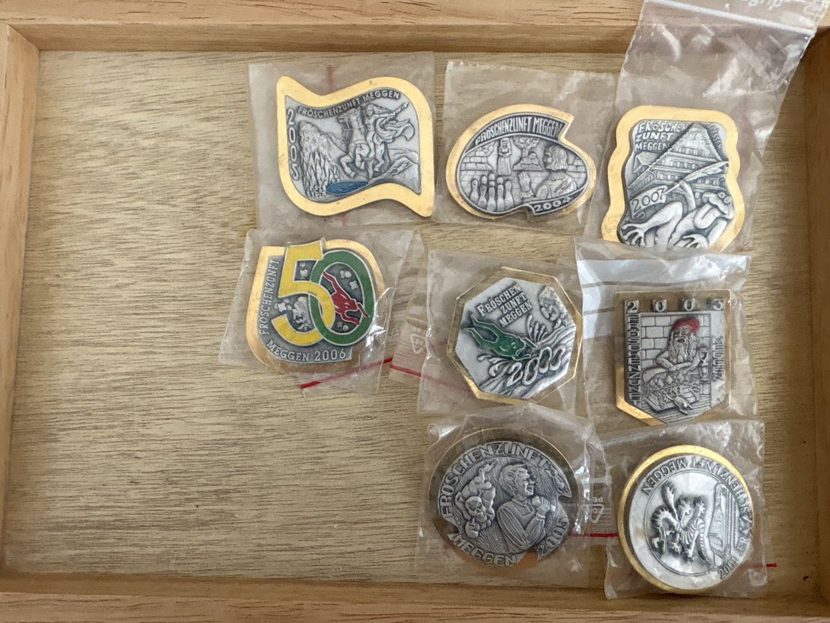 Placchette & Badge: Meggener Goldplaketten – Usato da Schaffhausen venduto da Reporter