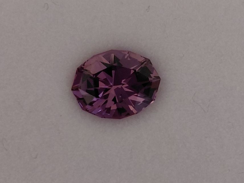 Pietre preziose: Mauve Spinel Ultra Cutting – Usato da Bévilard venduto da Yougems 2