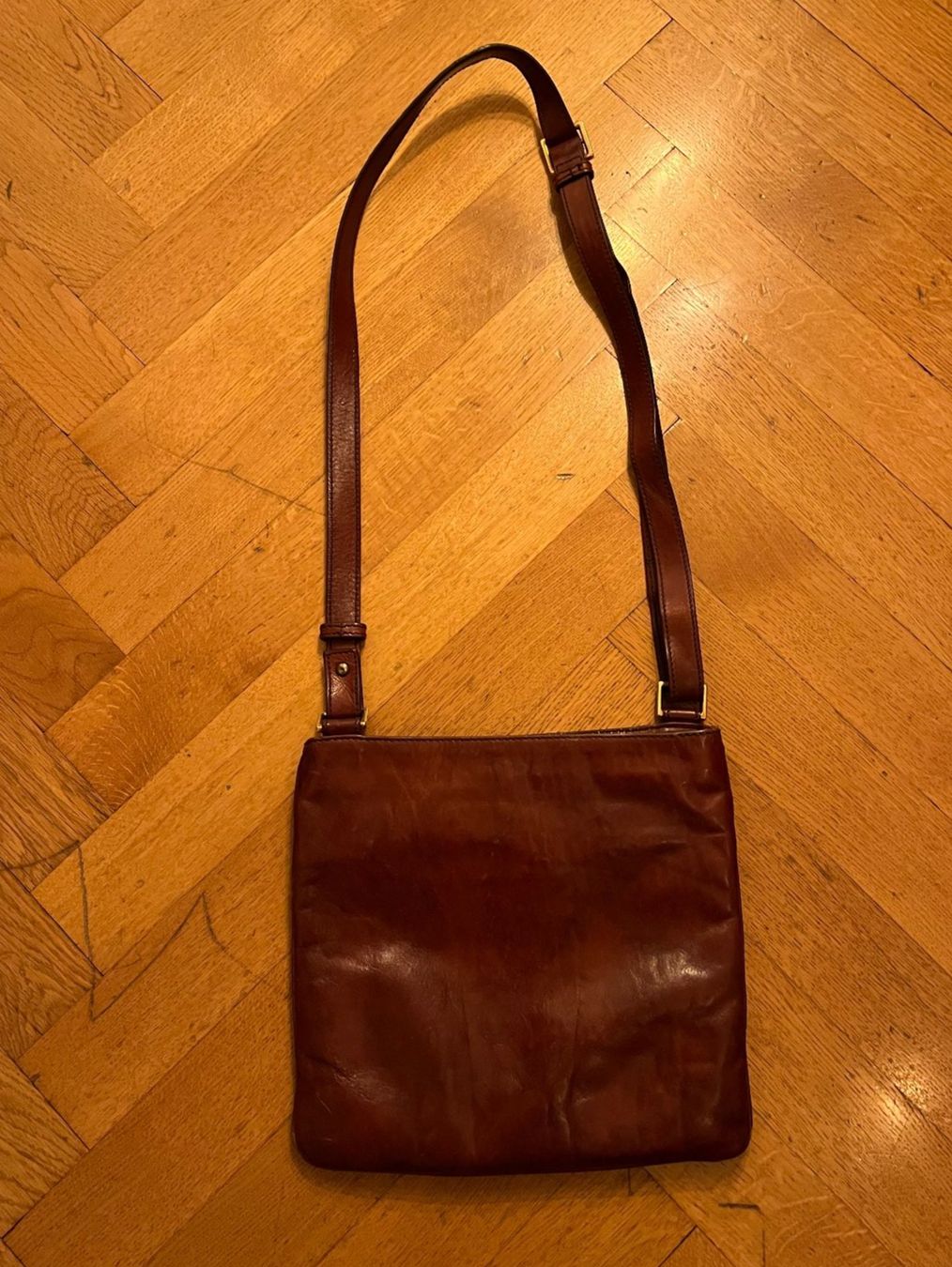 Altro in  Abbigliamento & Accessori: Leather shoulder bag /Umhängetasche  - The Bridge – Usato da Zürich venduto da KeyboardStep 3