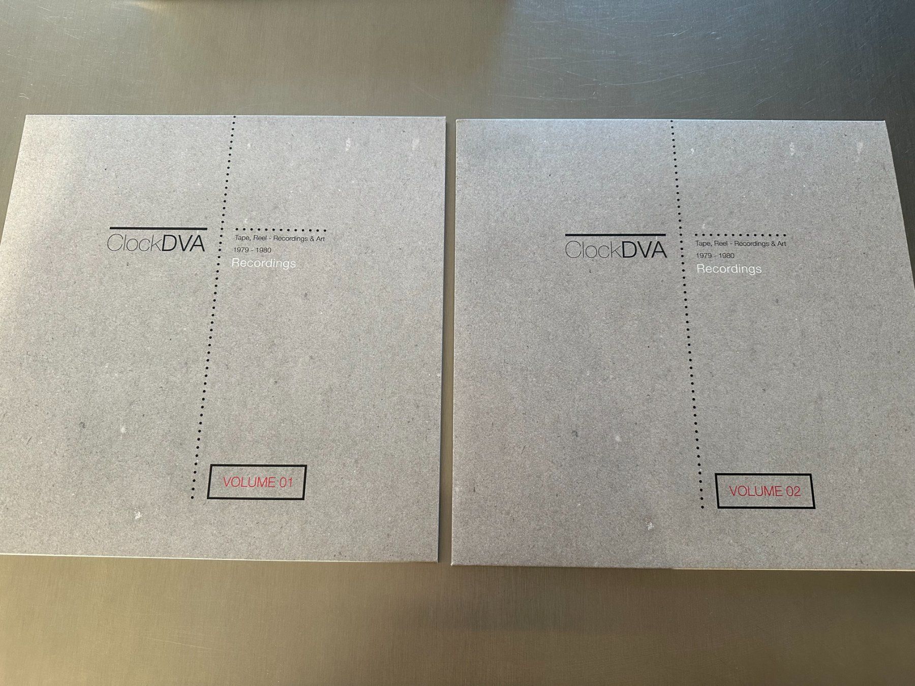 Dischi in vinile: CLOCK DVA BOX 4LPS + INSERTS XL - HOROLOGY 3 - VOD 154 – Nuovo (secondo la descrizione) da Sion venduto da jaipur1401 3