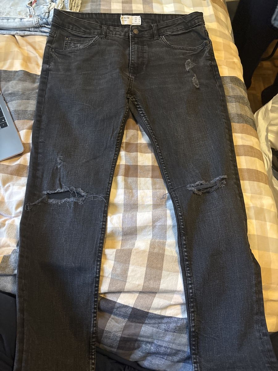 Bershka Jeans: Jeans homme bershka taille 44 – D'occasion à Chêne-Bougeries par Carol_gllo