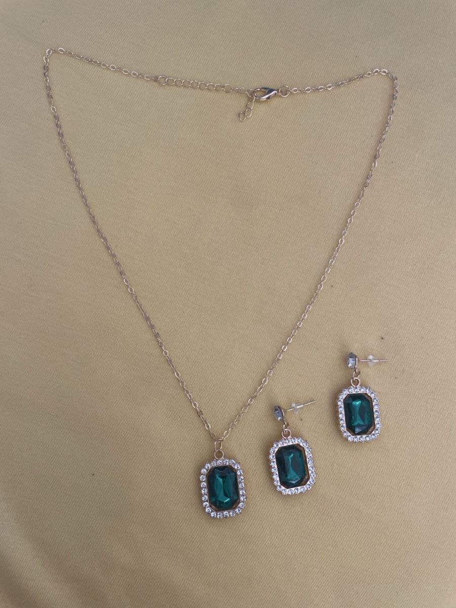 Altri gioielli: Goldenes Schmuck Set – Nuovo (secondo la descrizione) da Düdingen venduto da Saaaaem