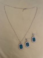 Goldenes Schmuck Set