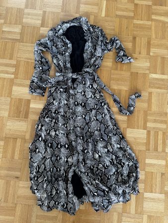 Massimo Dutti snake print dress. Size 38