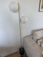 Stehlampe mit grünem Marmorfuss