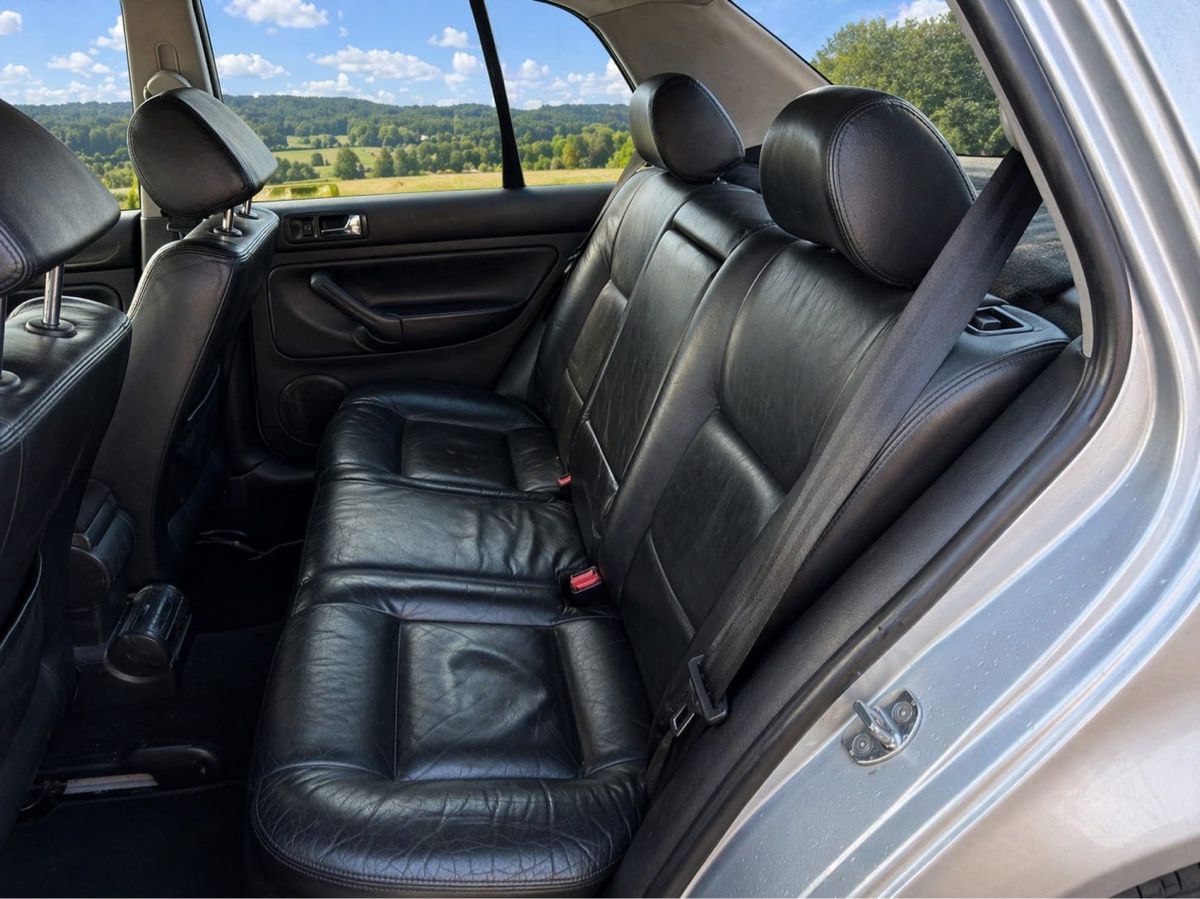 VW Autos: VW Golf 4 2.3l V5 170PS 4Motion (4x4) – Gebraucht aus St. Gallen von Luis_w98 3