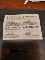 Lot de 4 timbres de Nouvelle-Zélande, HMNZS Achilles!