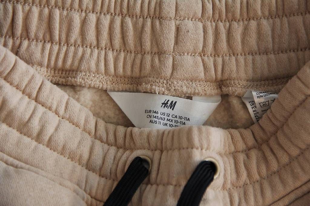 H&M Pantalons: beige Cargo-Trainerhose in der Grösse 146 – D'occasion à Zürich par Mola80 2