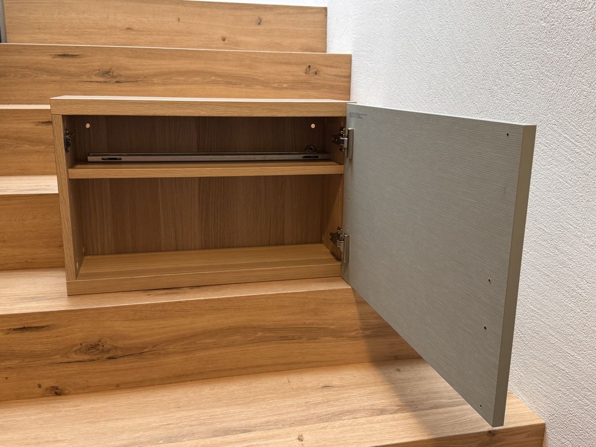 Ikea Armadi: IKEA Besta Wandschrank – Usato da St. Erhard venduto da Chiauction 1