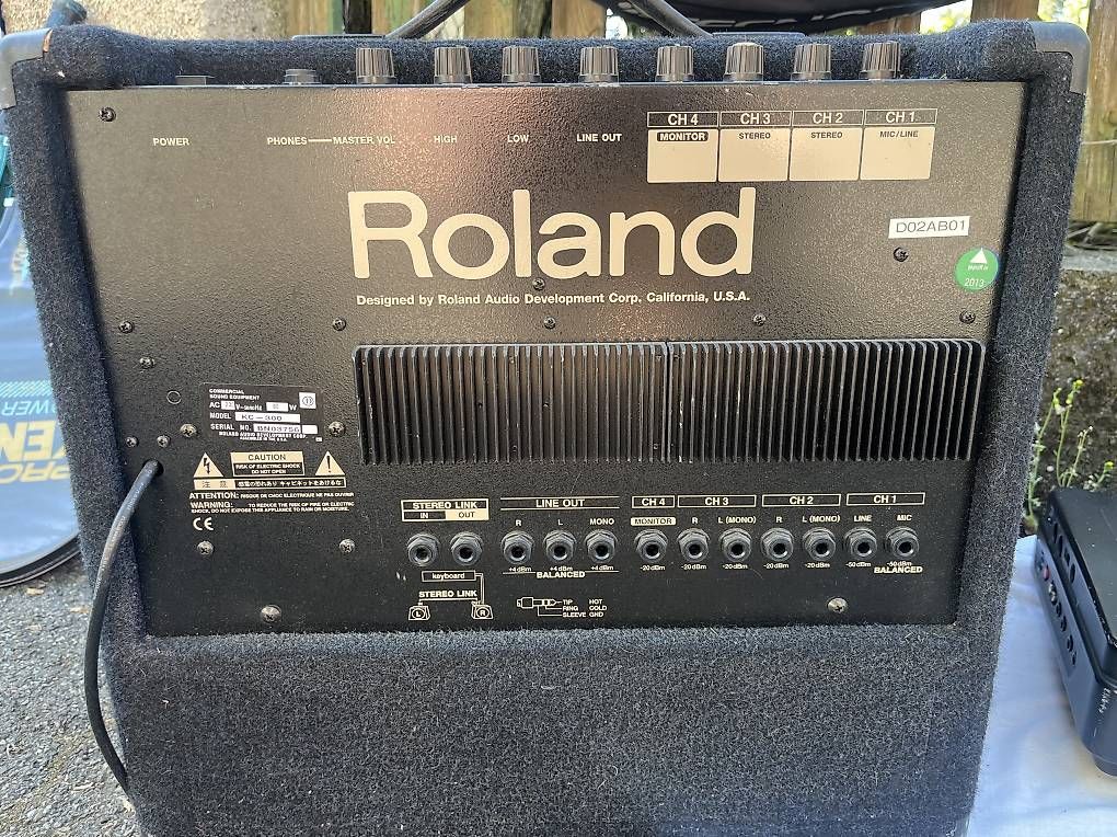 Strumenti musicali: Roland STEREO MIXING KEYBOARD AMPLIFIER KC-300 – Usato da Münchenstein venduto da femke_lammers 2