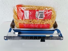 Hübsche Waage blau mit Chromstahlschale