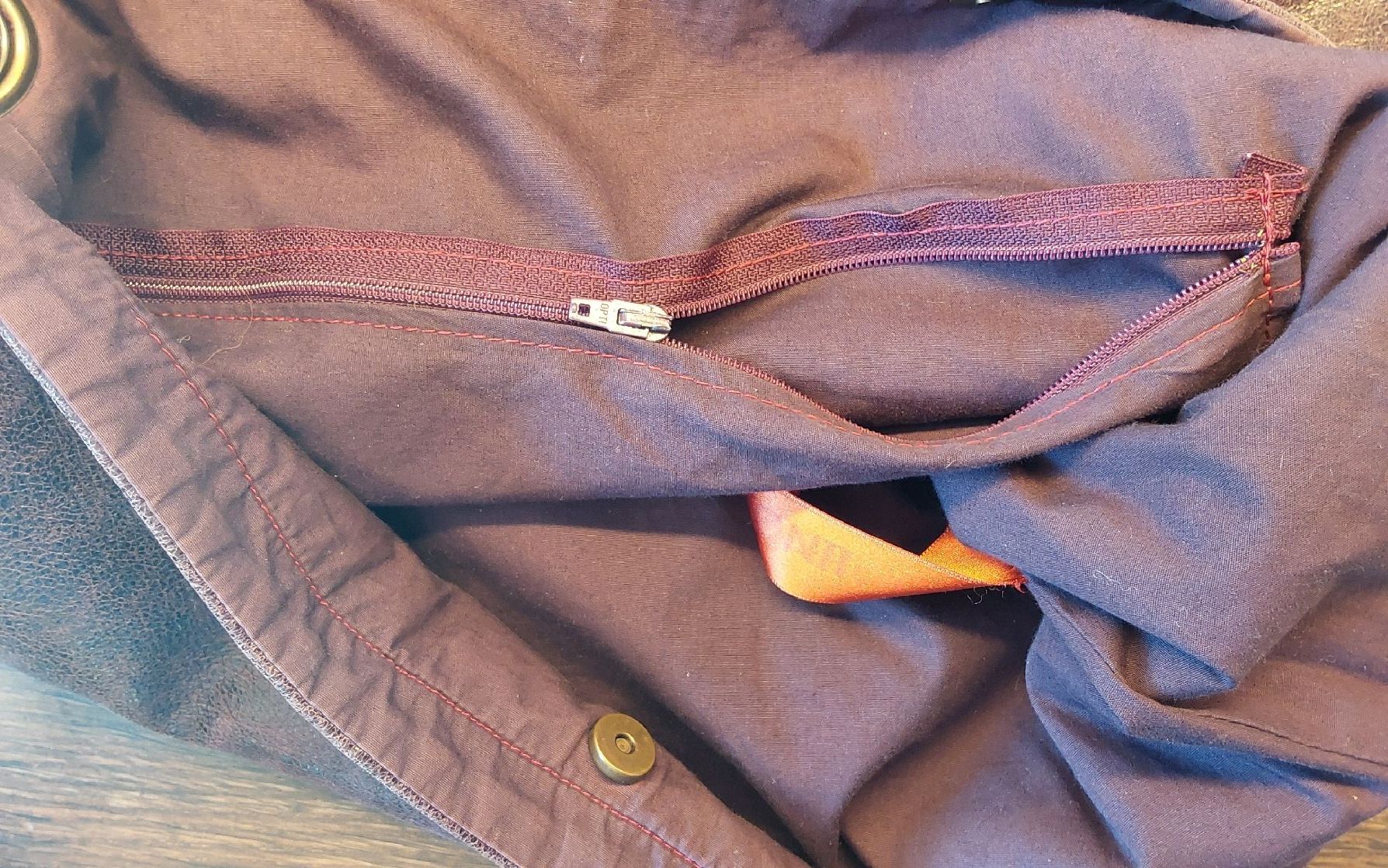 Borse: Ledertasche Battaglia bordeaux – Usato da Köniz venduto da scopello12 7