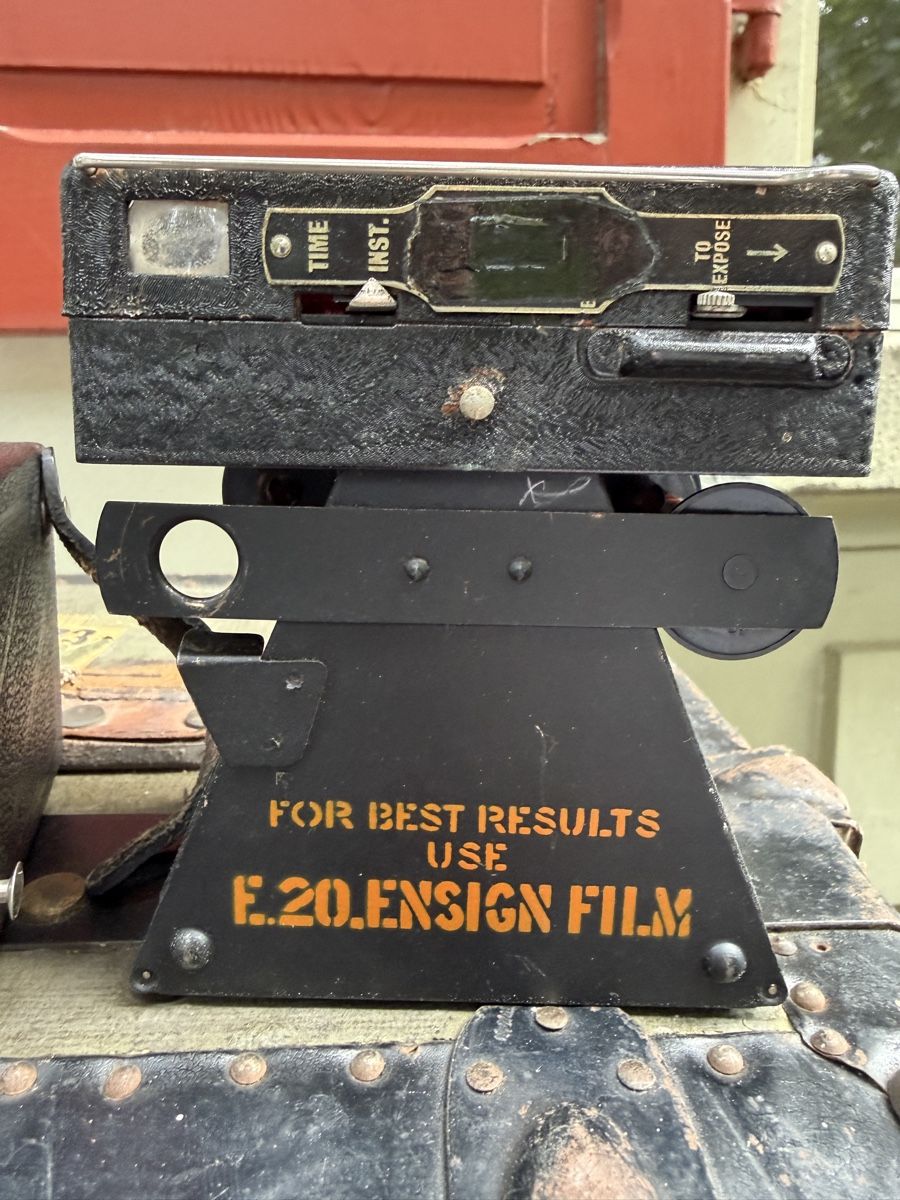 Fotocamera: Ensign Twenty Box Kamera, mit Tasche! – Usato da Bern venduto da Amylee1999 2