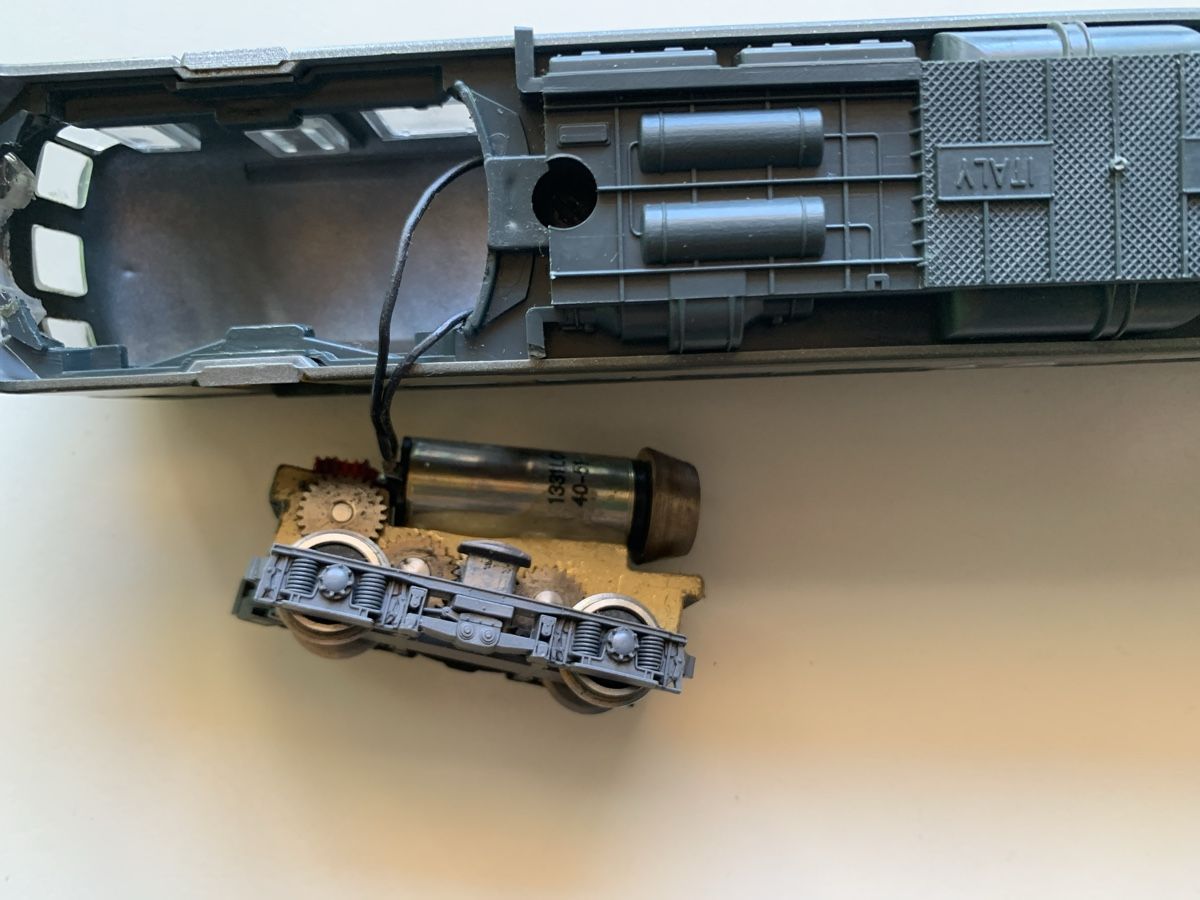 Lima Modelleisenbahnen: Triebwagen RBe 4/4  2410 – Defekt aus Gontenschwil von  1