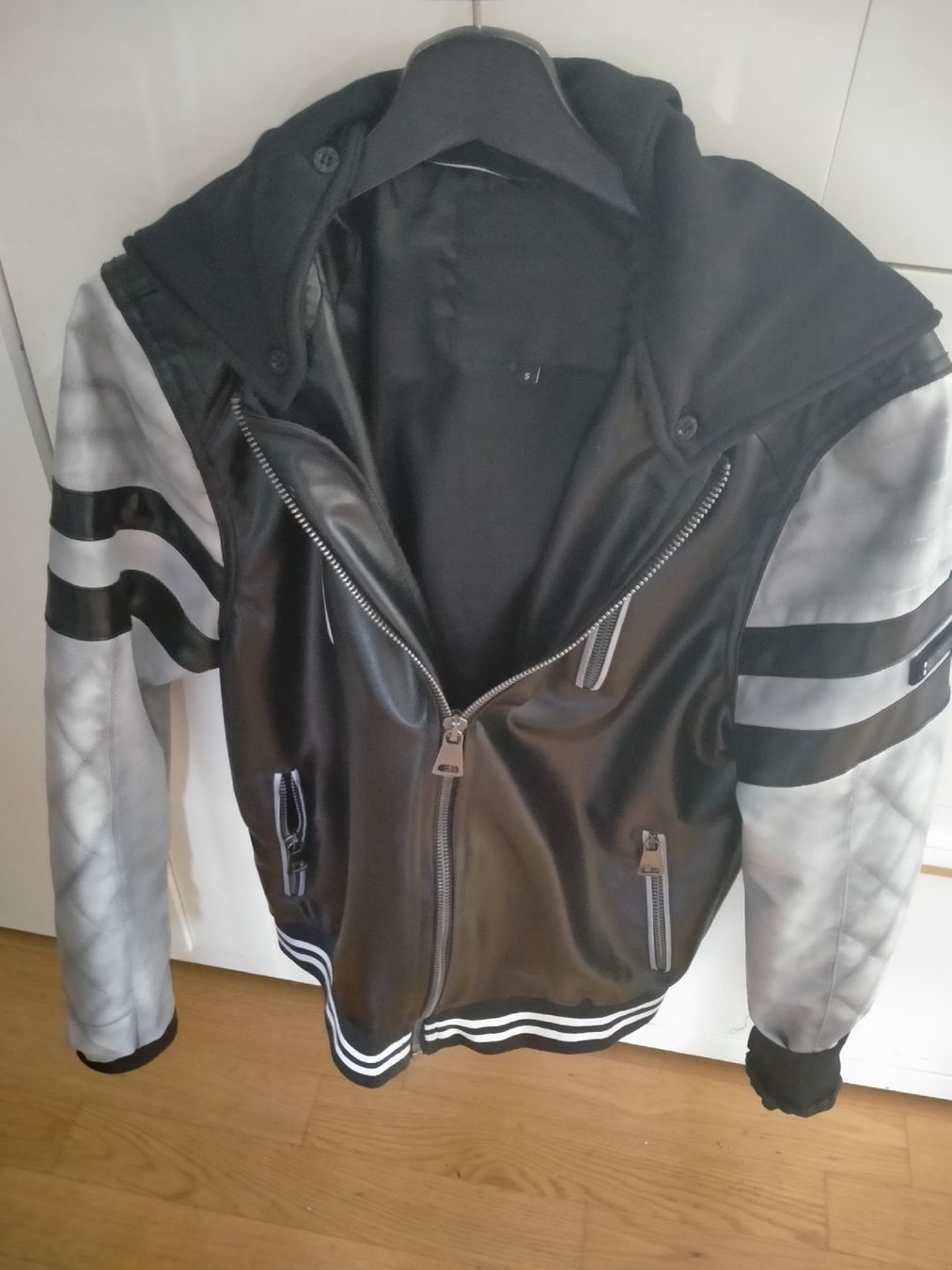 Giacche: Tolle Kunst Leder Jacke gr S – Nuovo (secondo la descrizione) da Regensdorf venduto da ste_9w8q 1