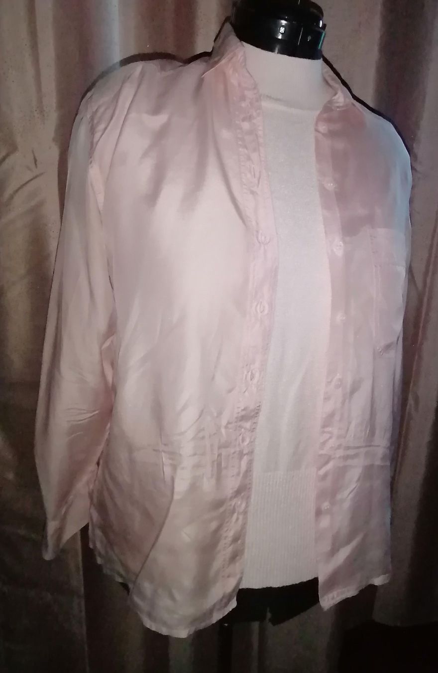 Camicette: Schimmernde rosa Retro Seidenbluse – Usato da Corcelles-près-Payerne venduto da RxOne_Krs 4