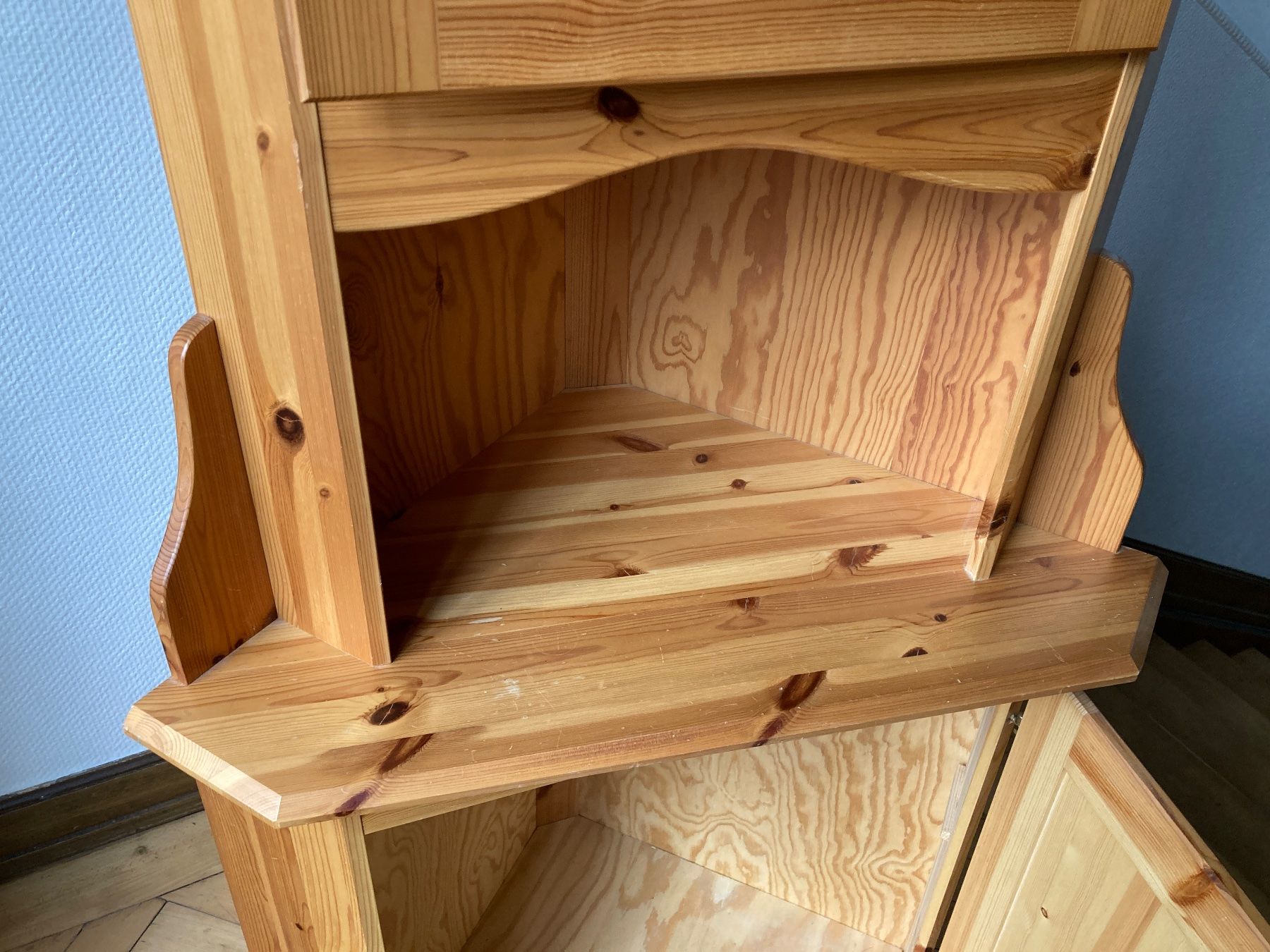 Armadi: Eckbuffet oder Eckschrank Holz mit Türen – Usato da Zürich venduto da vivster40 7